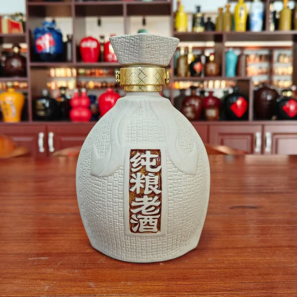 純糧老酒陶瓷酒瓶.jpg